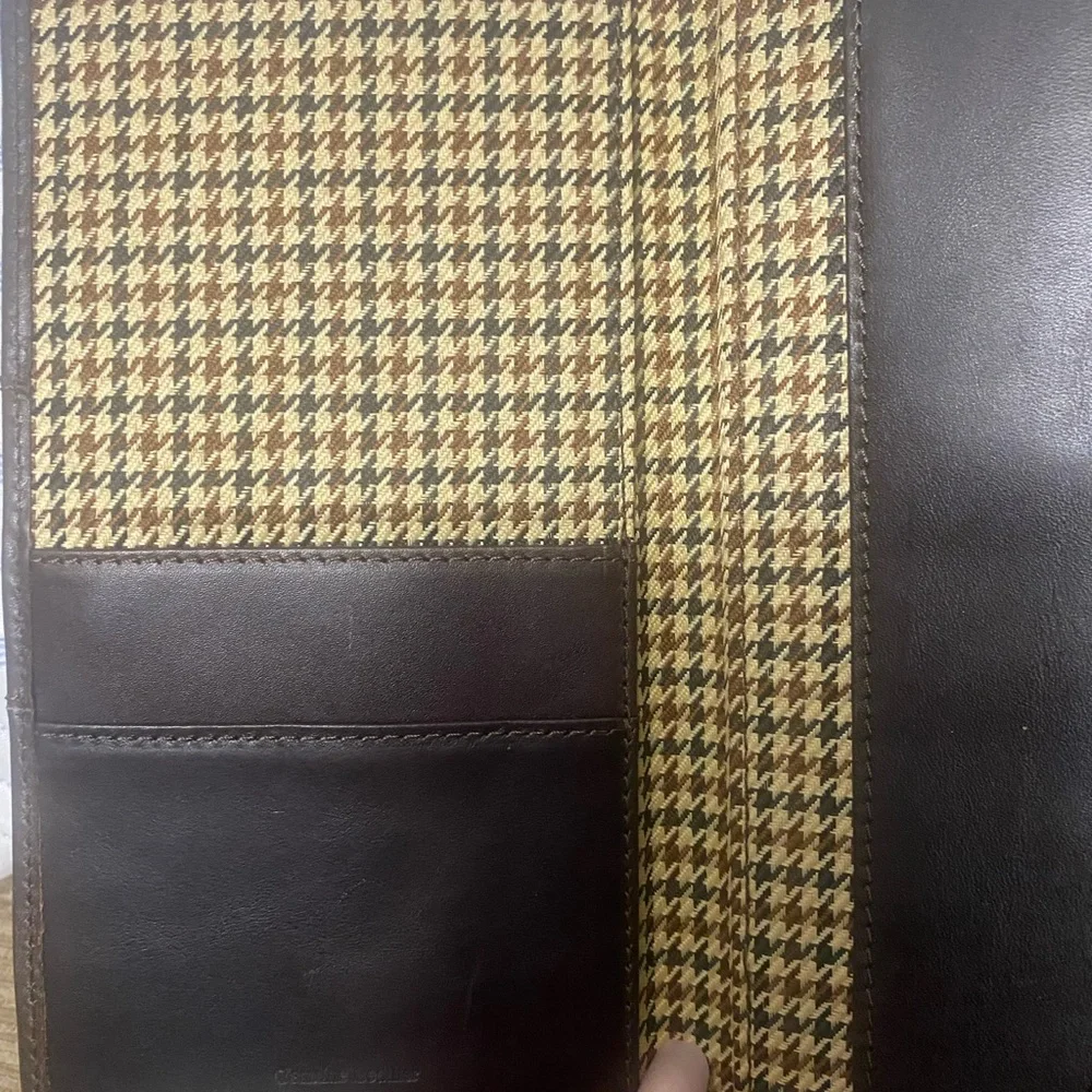 Cutter & Buck American Classic Dark Brown Leather Travel Wallet